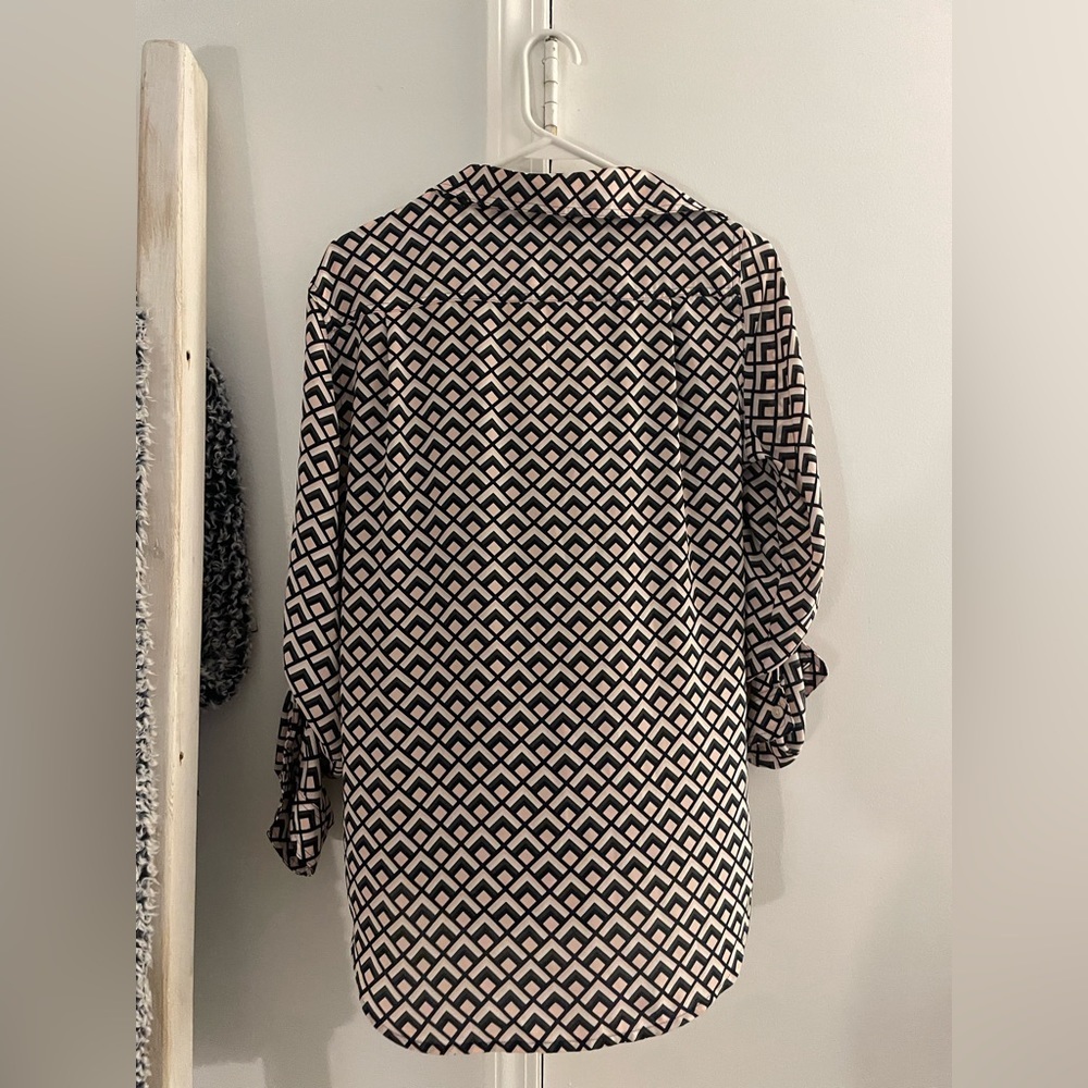 Women's Button Light Weight LOFT blouse - Picture 2 of 6